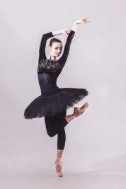 natasha watson on pointe